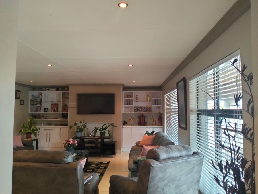 3 Bedroom Property for Sale in Reebok Western Cape